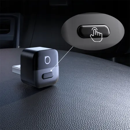 Kompaktowy design – adapter nie wystaje z portu, stabilna konstrukcja USB